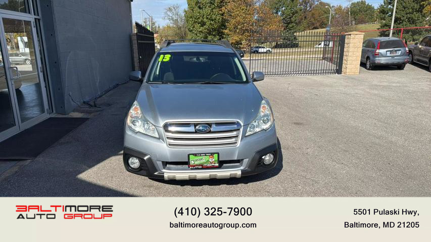 2013 Subaru Outback Premium photo 2