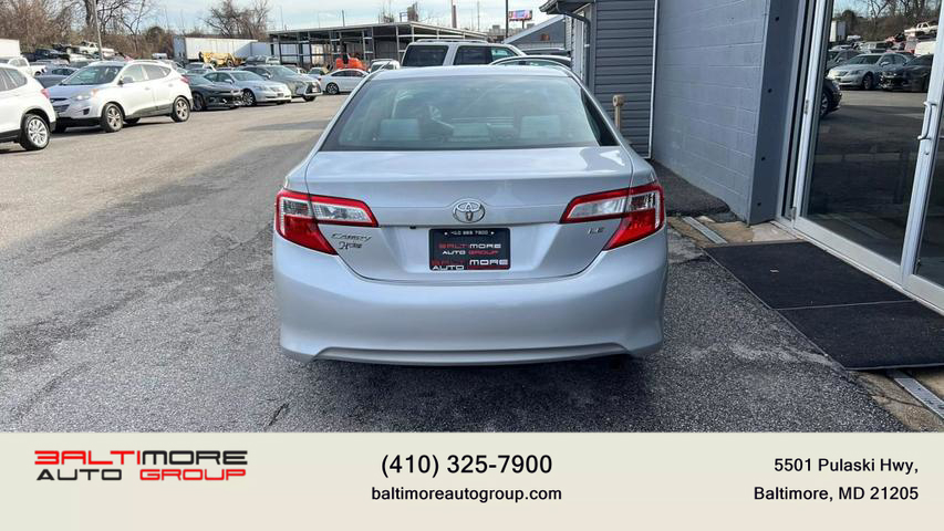 2014 Toyota Camry LE photo 5