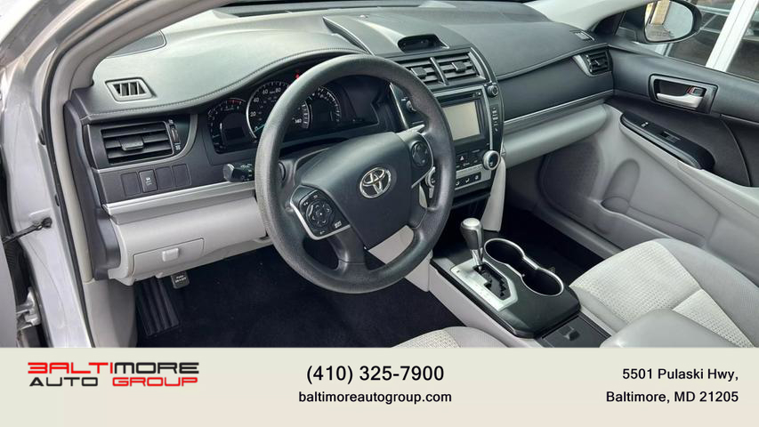 2014 Toyota Camry LE photo 9