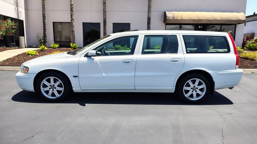 2005 Volvo V70 2.4