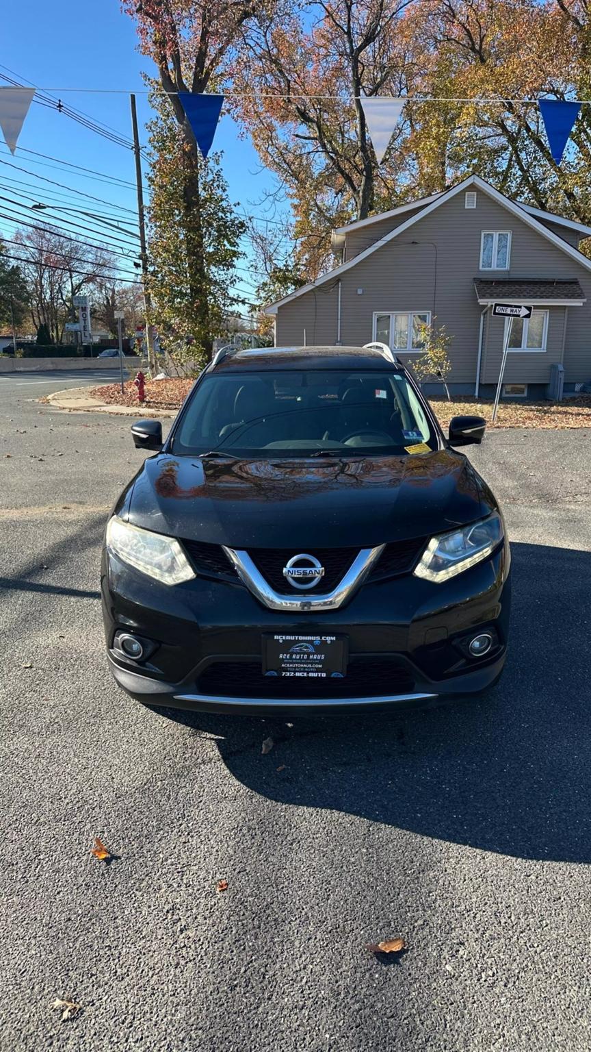 2015 Nissan Rogue SL photo 2