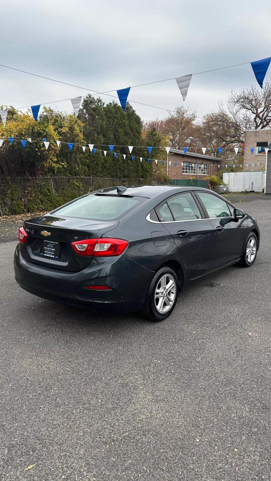 2017 Chevrolet Cruze LT photo 7