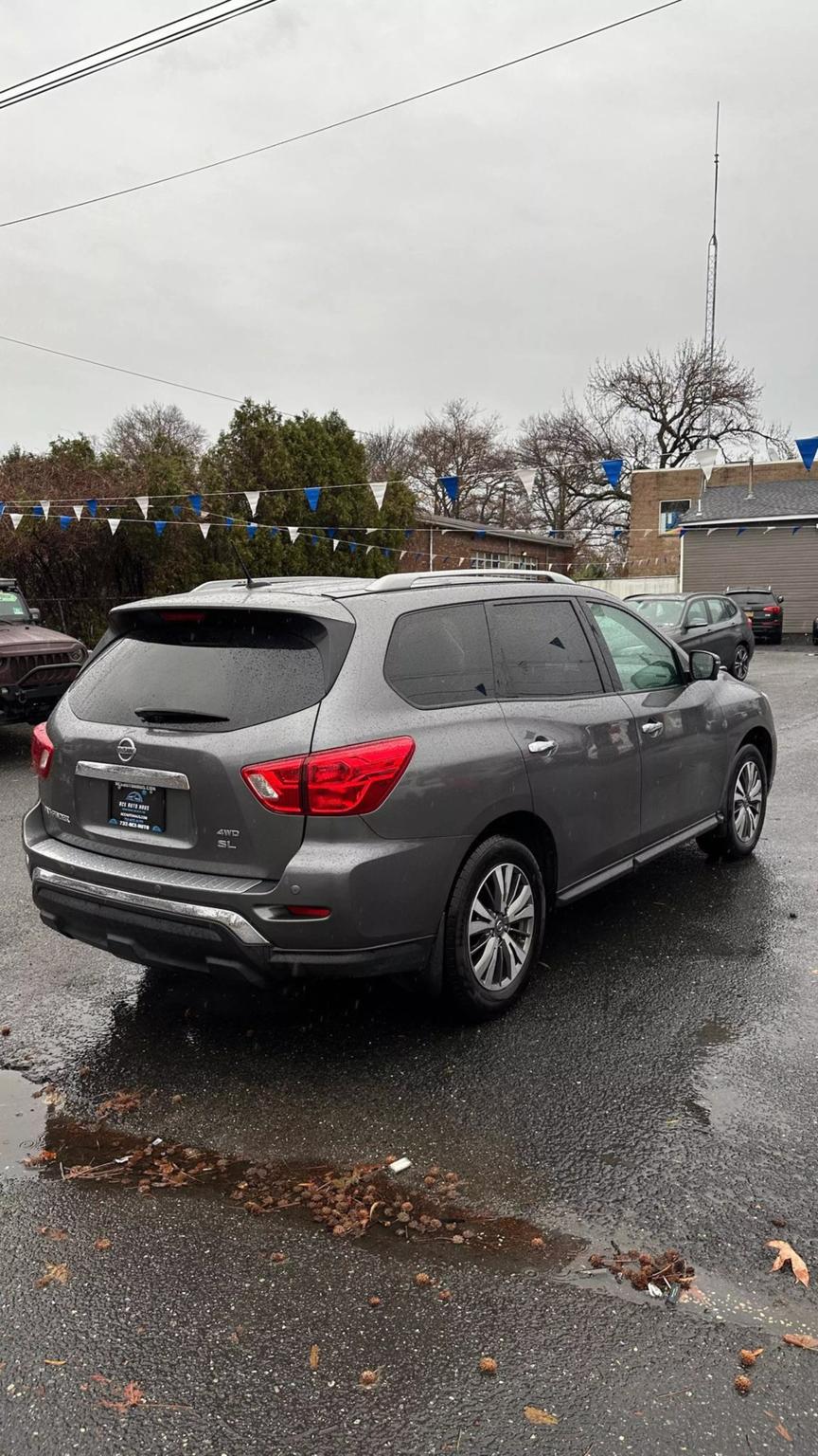 2018 Nissan Pathfinder SL photo 7