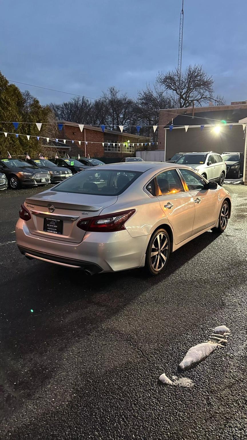 2017 Nissan Altima SR photo 7