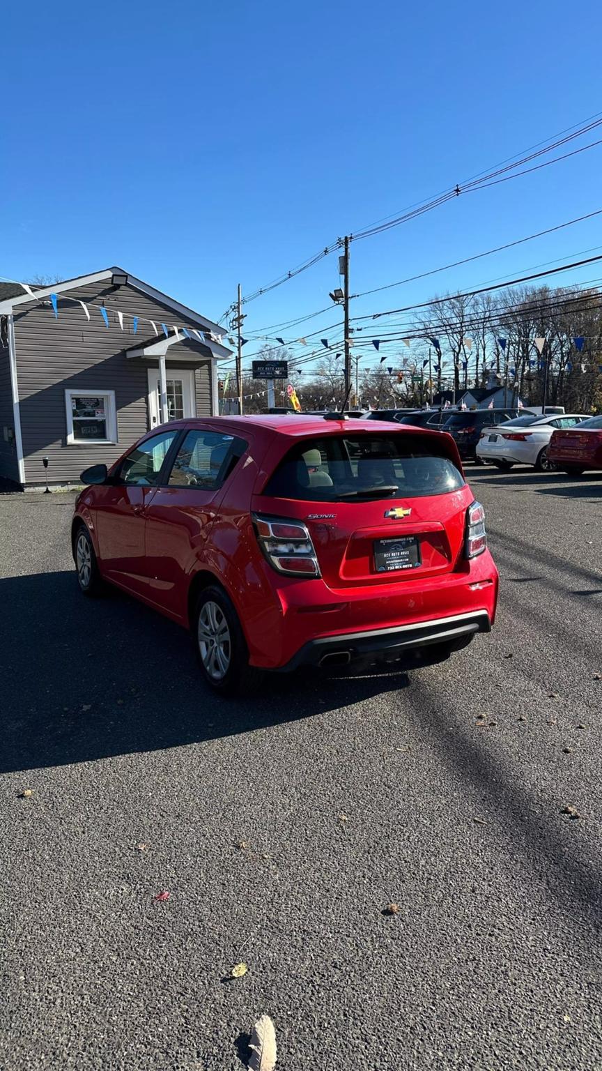 2020 Chevrolet Sonic null photo 5