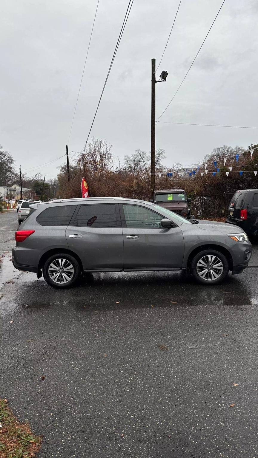 2018 Nissan Pathfinder SL photo 8