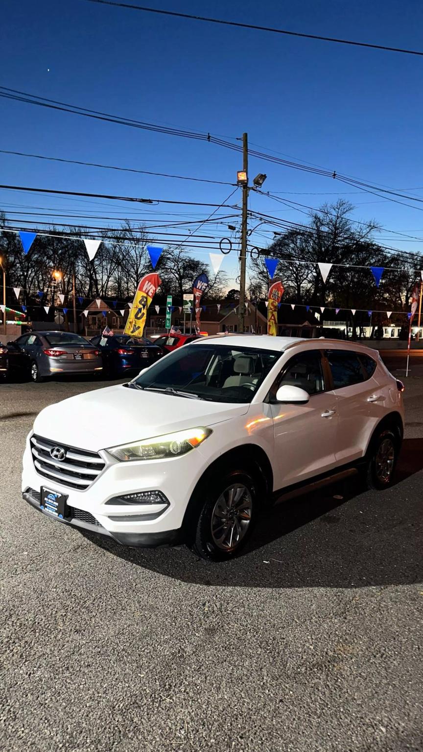 2018 Hyundai Tucson SEL photo 3