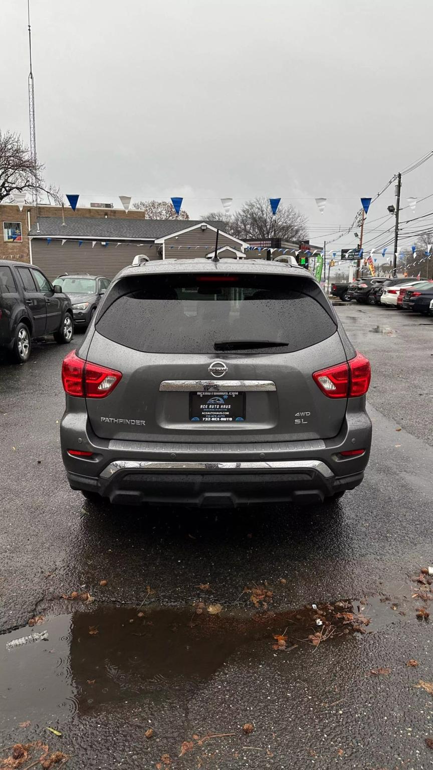 2018 Nissan Pathfinder SL photo 6