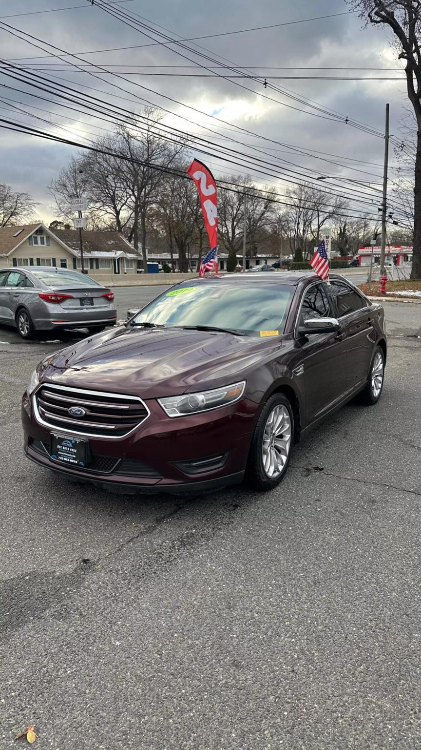 2019 Ford Taurus Limited photo 3