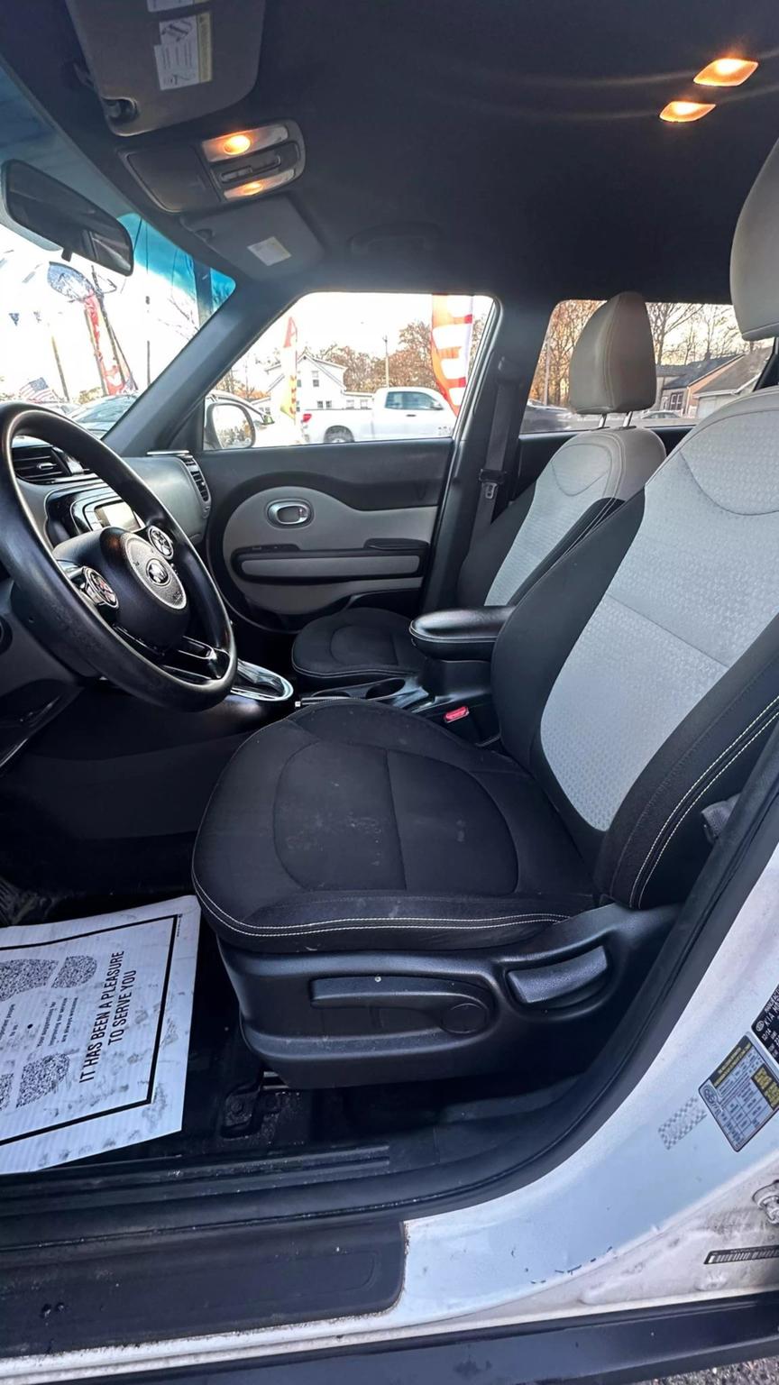 2015 Kia Soul + photo 22